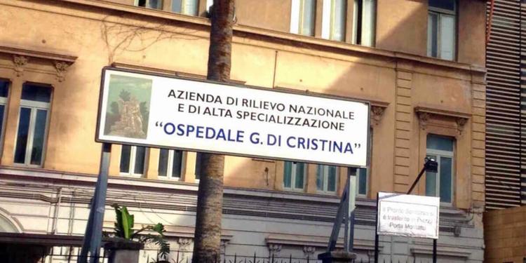 Palermo, bimbo privo di sensi bloccato nel traffico: salvo grazie a due carabinieri