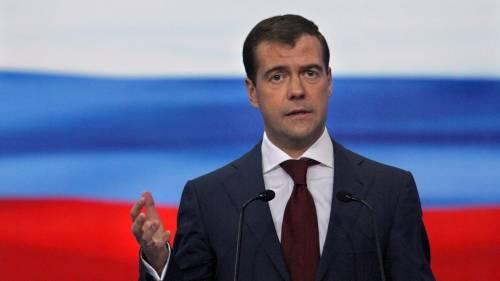 "Così ci avviciniamo all'apocalisse nucleare...": l'ultimo avvertimento di Medvedev
