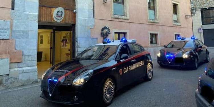 Picchia la convivente e la madre a Moio Alcantara: arrestato 52enne per maltrattamenti