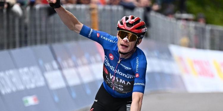 Giro d'Italia: nona tappa a Vingegaard, Eulalio ancora in rosa