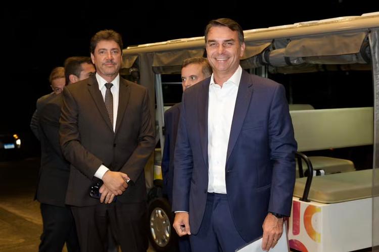 DAQUI A POUCO: Renata Lo Prete entrevista Flávio Bolsonaro, candidato à Presidência pelo PL