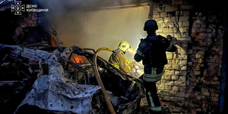 Nuovo appello di Mosca ai diplomatici e stranieri: "Lasciate Kiev". Raid sul porto di Odessa
