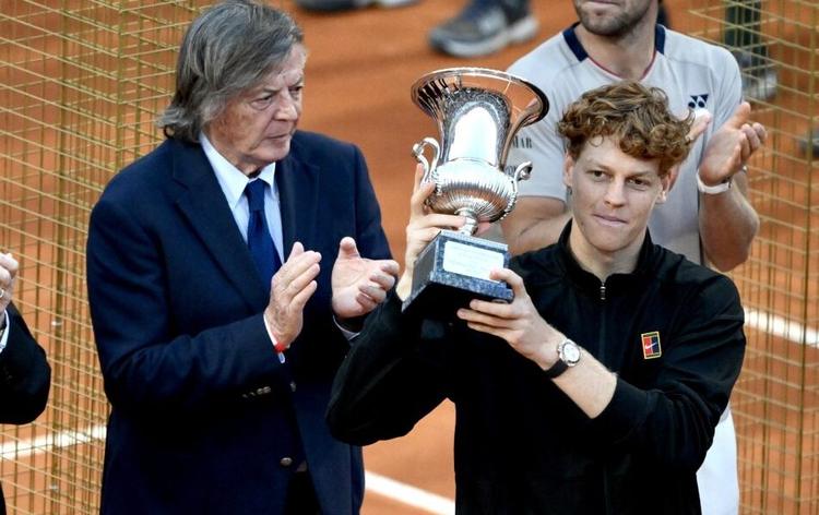 Sinner Re di Roma: Ruud si arrende, il trofeo torna in Italia 50 anni dopo Panatta