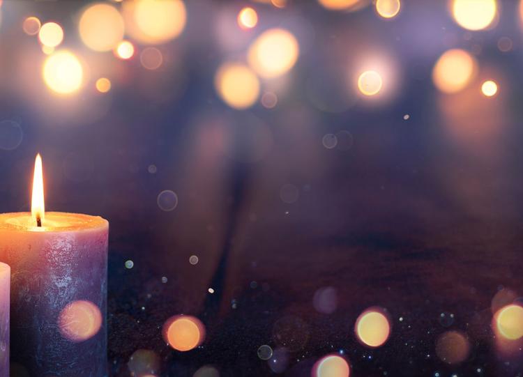 Entre luzes, coroas e presépios… e a vida real