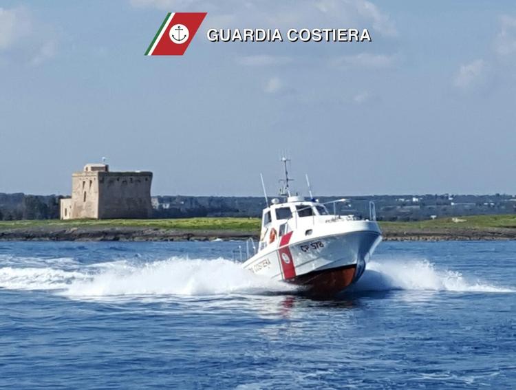 Torre Guaceto: coppia in difficoltà salvata da tre giovani bagnini