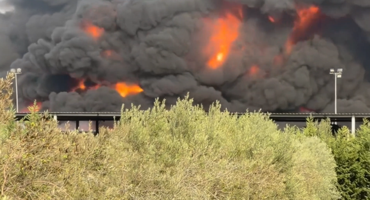 Lequile, incendio all’impianto Ecotecnica: paura tra i cittadini