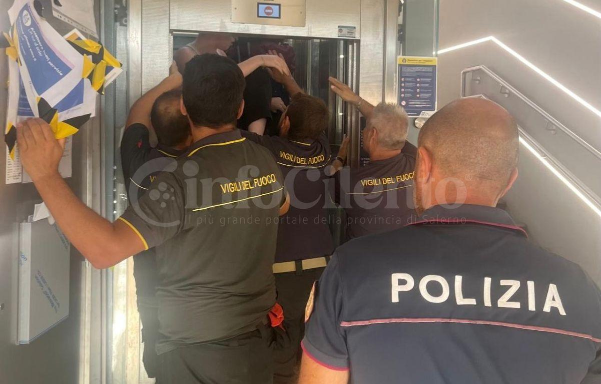Paura alla stazione di Sapri: turista resta bloccata in ascensore, salvata dai Vigili del Fuoco