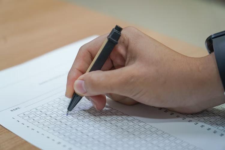 Concursos e seleções em PE têm 255 vagas e salários de quase R$ 36 mil; saiba como se inscrever