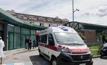 Ebola, a Milano accertamenti su due cooperanti rientrati dall'Uganda: se positivi scatterà il protocollo aerei