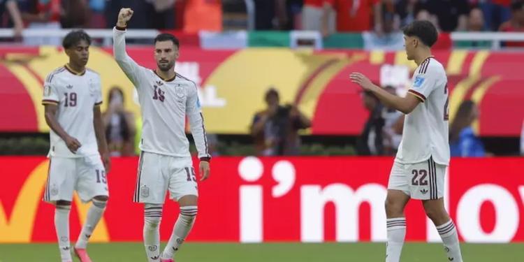 Modiali: la Spagna batte l'Uruguay 1-0. Sudamericani eliminati, gli iberici passano ai sedicesimi