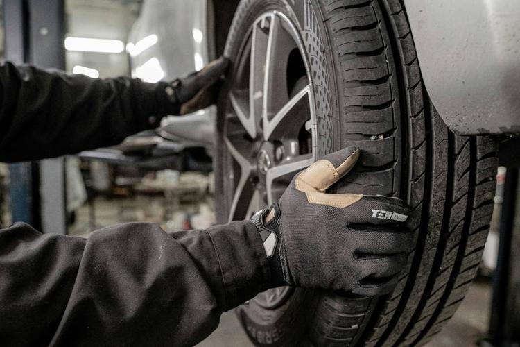 Pneumatici, occhio alla scadenza del 15 maggio: scatta l'obbligo di quelli estivi