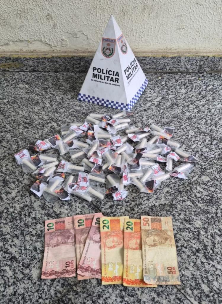 Adolescente é apreendido com drogas em Três Rios
