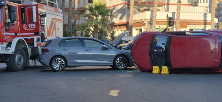 Taranto, rocambolesco incidente in corso Italia