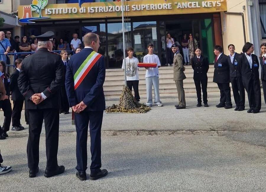 Inizio anno scolastico all’insegna dei valori e dell’alzabandiera a Castelnuovo Cilento