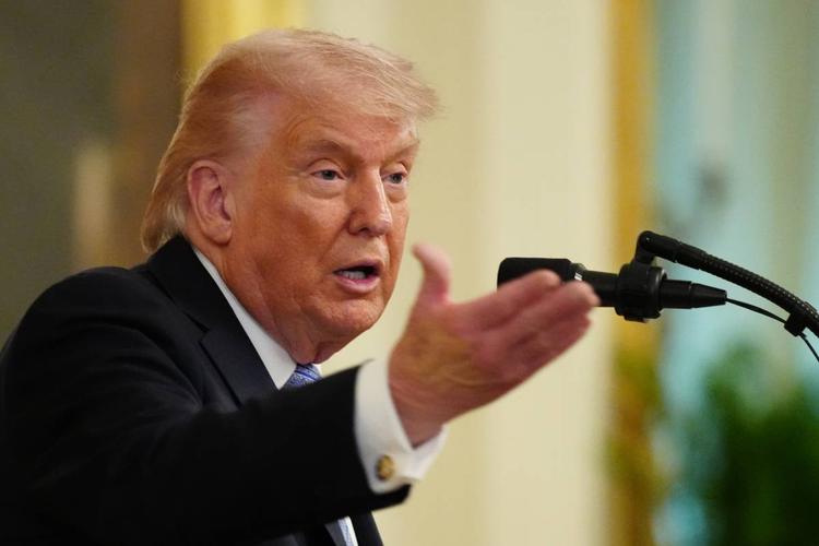 La Corte Usa dichiara illegale i dazi al 10% di Trump. Lui: "Ue rispetti gli accordi"
