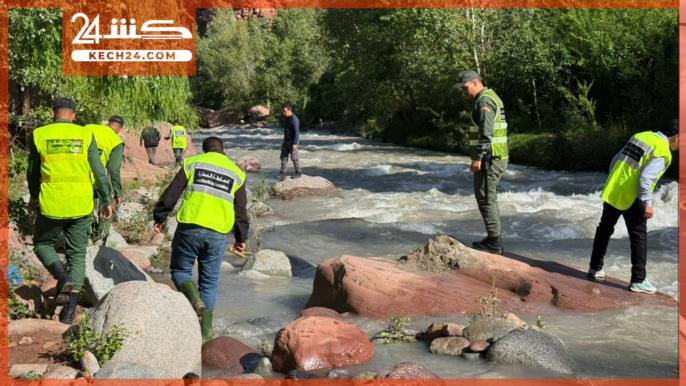 بالڤيديو.. لحظات تحبس الانفاس خلال عملية البحث عن طفل غريق بواد اوريكا