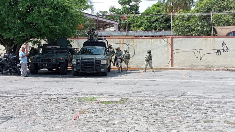 Desconocidos persiguen y matan a balazos a un sujeto tras robar una motocicleta en Jiutepec