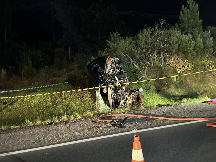 Colisão entre carro e carreta deixa uma pessoa morta na BR-470, em Garibaldi