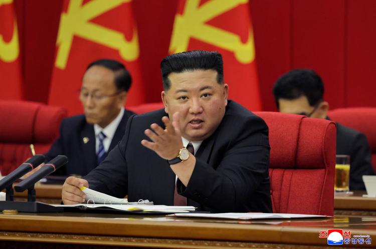 Kim Jong-un afirma que Coreia do Norte exercerá sua posição como 'Estado nuclear', diz agência