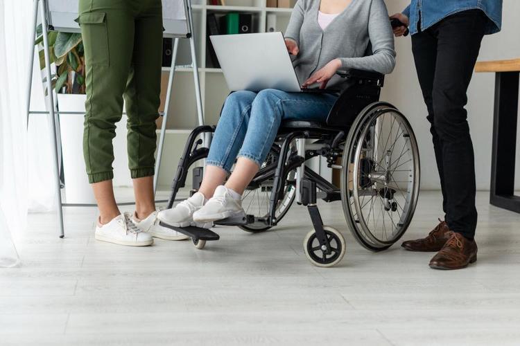 Faire du travail un droit pour tous !