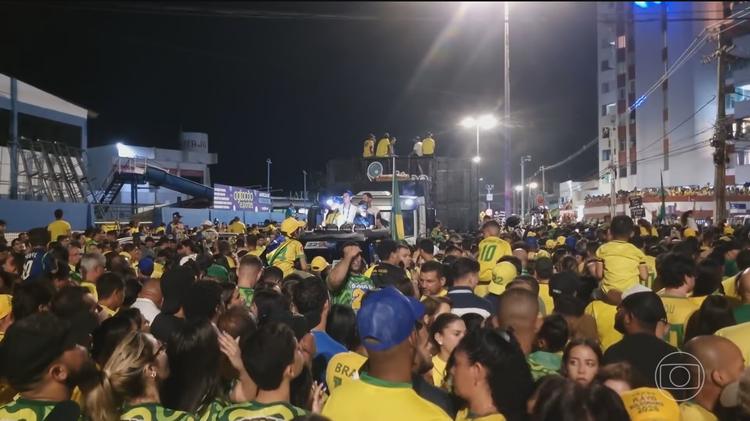 Flávio Bolsonaro, candidato do PL à Presidência, se reúne com cantores sertanejos em Goiás