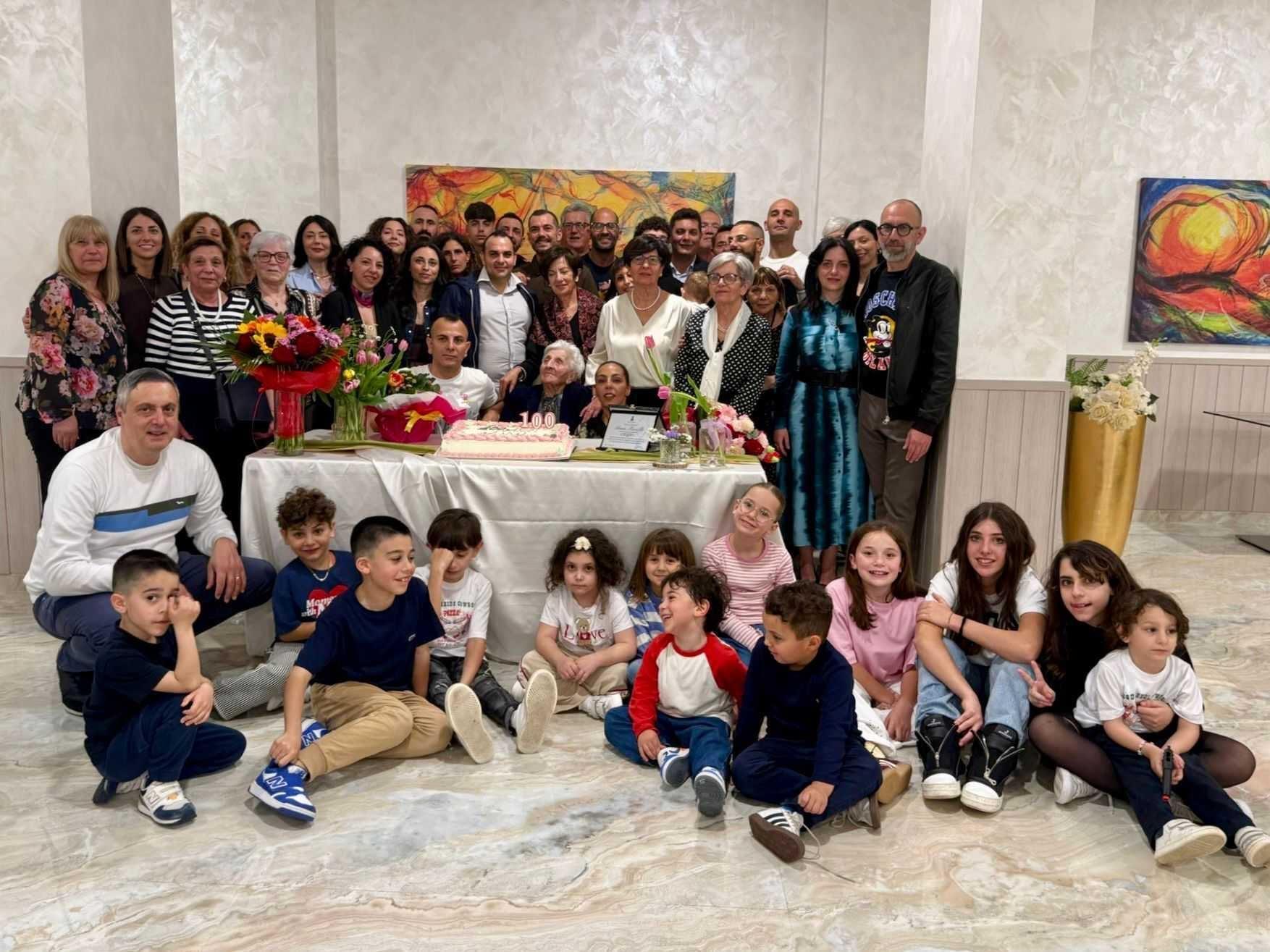 Anna Sorvillo compie 100 anni: Eboli festeggia un secolo di storia, memoria e amore