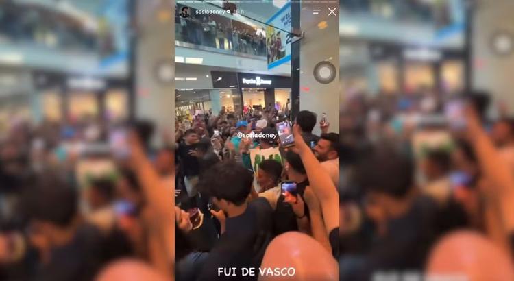 Sósia de Neymar vai à Copa, engana fãs e provoca correria nos Estados Unidos; veja vídeo