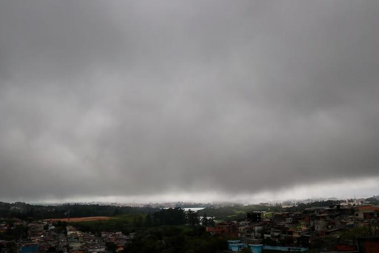Inmet emite aviso de grande perigo para tempestade em 529 cidades do Sul