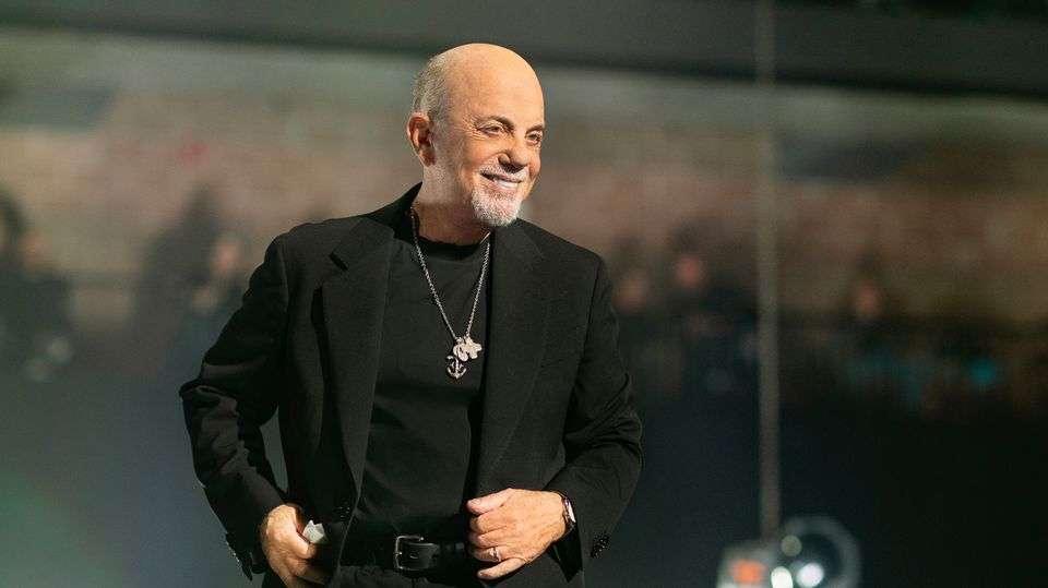 Billy Joel rechaza biopic no autorizado y lo califica de “equivocado”