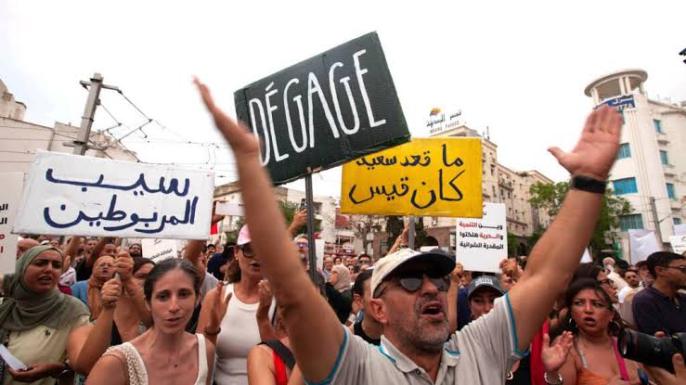 تواصل الاحتجاجات ضد السلطة وتردي ظروف المعيشة في تونس