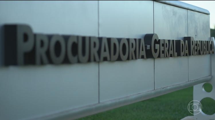 PGR questiona Fachin se Mendonça deu andamento a pedido da PF sobre autoridade com foro