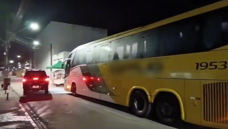 Homem é preso em flagrante por importunação sexual dentro de ônibus em viagem interestadual