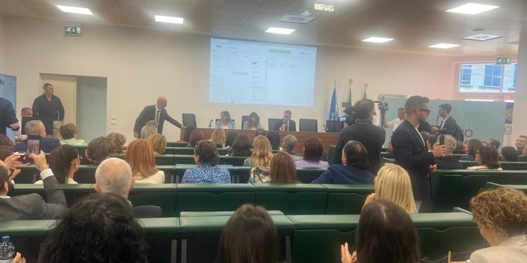 In Calabria 48 psicologi e una linea gratuita h24: dal primo ottobre avviato il progetto «Parliamone Insieme»