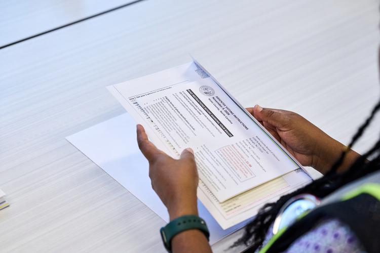 Voto pelo correio marca início das eleições nos Estados Unidos