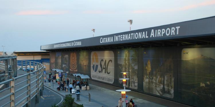 Privatizzazione dell'aeroporto di Catania, esposto in Procura sulla Sac: «Verificare la regolarità della procedura»