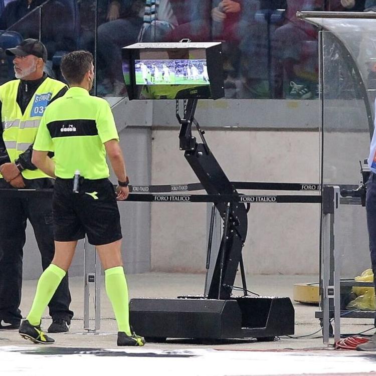 Inchiesta sugli arbitri, la denuncia: “Licenziato senza scrupoli”