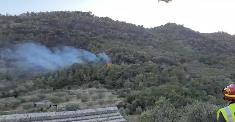 San Giovanni Rotondo, incendio di macchia mediterranea: in azione Canadair in contrada Mila