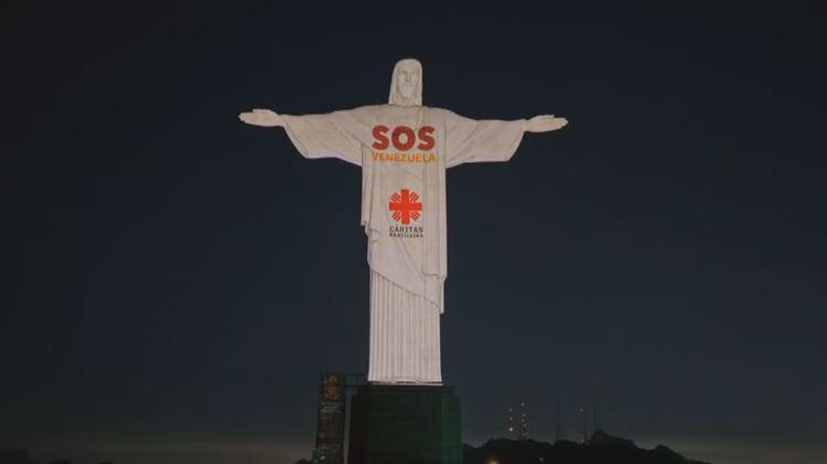 Cristo Redentor exibe projeção em homenagem às vítimas de terremotos na Venezuela