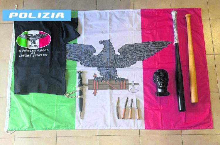 Propaganda antisemita e inviti ad armarsi in chat: 19enne in cella