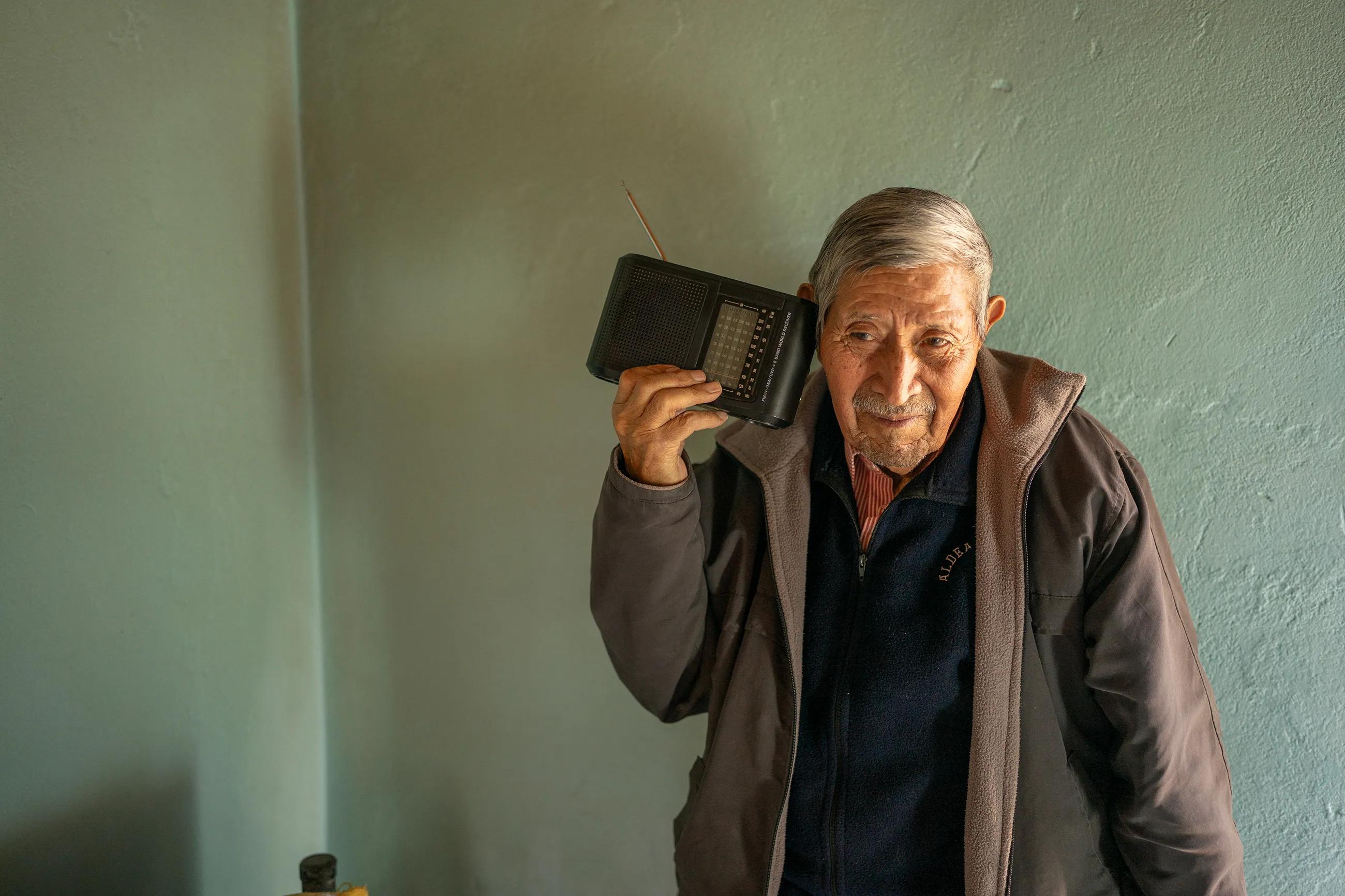 In Argentina, Rural Residents Send Messages Over the Radio