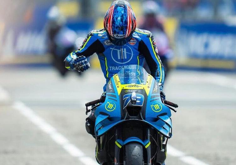 MotoGP, ad Assen trionfa il giapponese Ogura. Bezzecchi cade dopo soli tre giri