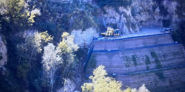 Castrovillari, lavori al rallentatore sul pendio del Colle mariano
