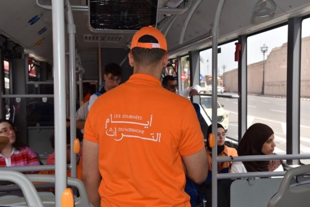 جولة مجانية تعرف السياح والشباب على تراث مدينة مراكش