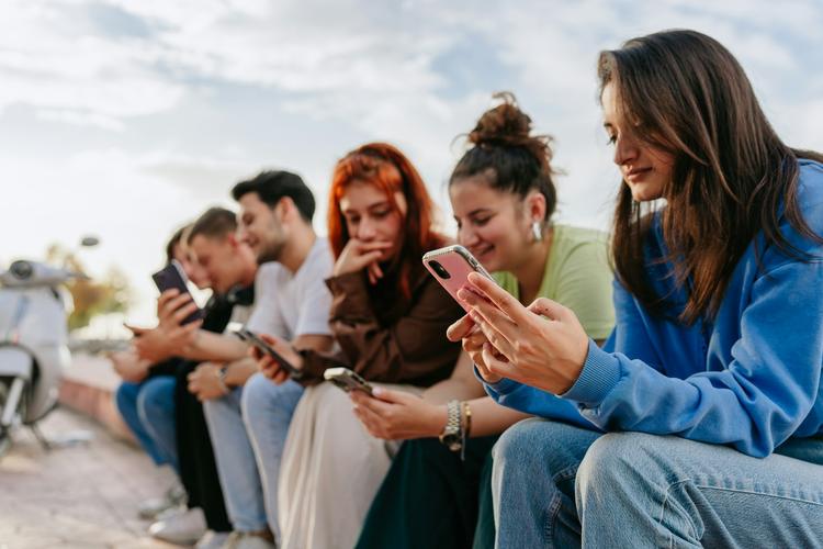 Meta devant la justice : Instagram rend-il les ados accros ?