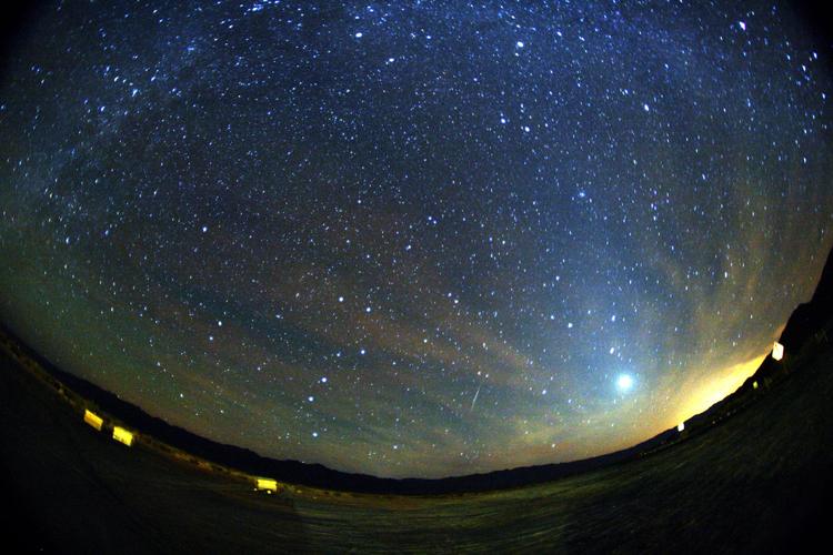 Detritos do cometa Halley vão riscar o céu nesta noite; veja como observar