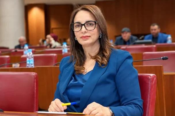 الحكومة تكشف تفاصيل إعفاء الوزيرة المنتدبة ماديحة خيير