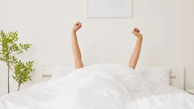 Já acorda cansada? 5 hábitos que vão te ajudar, segundo médico