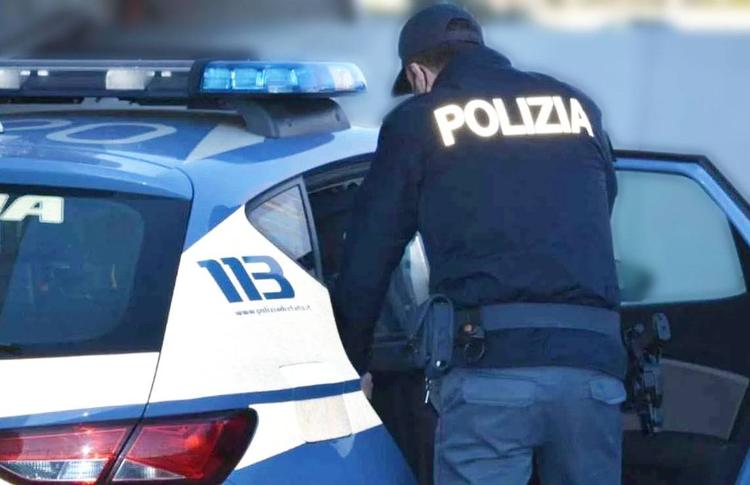 Tenta di rapire un neonato afferrandolo per il collo: arrestato un egiziano