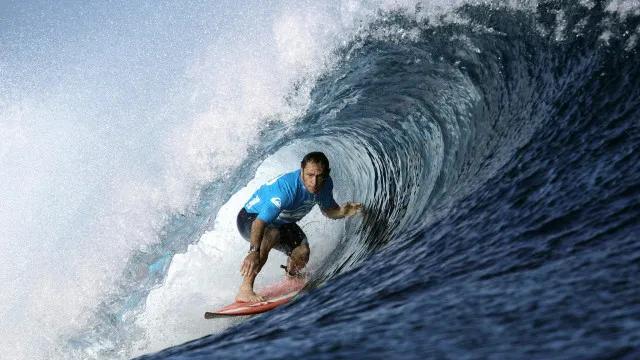 Os maiores surfistas do mundo e os brasileiros surpreendem