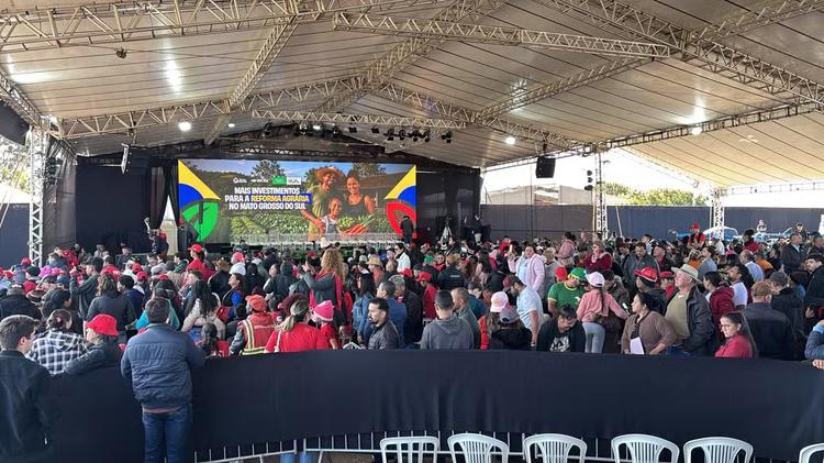 Em Ponta Porã, Lula entrega títulos definitivos a quase 3 mil famílias do Assentamento Itamarati